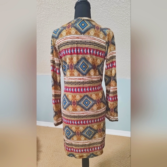 Aztec long-sleeve dress - Picture 2 of 4